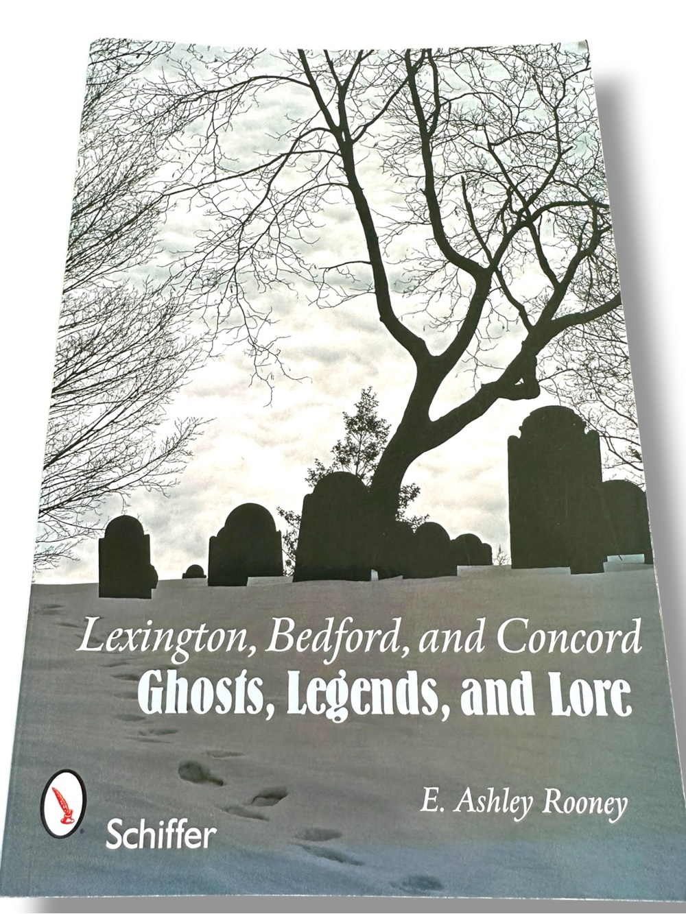 Lexington, Bedford, and Concord: Ghosts, Legends, and Lore - Softcover Book